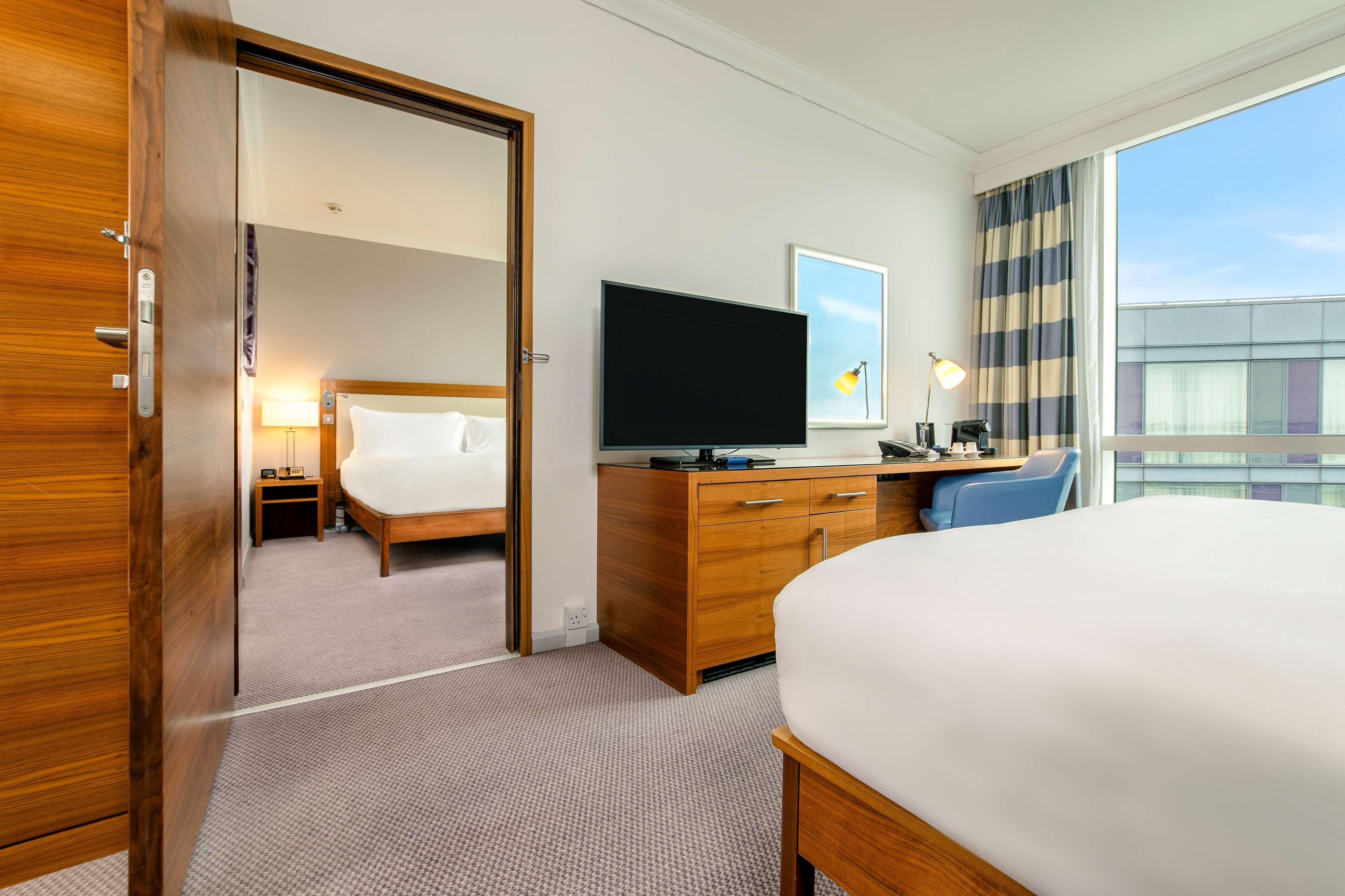 Hilton Reading Exterior foto