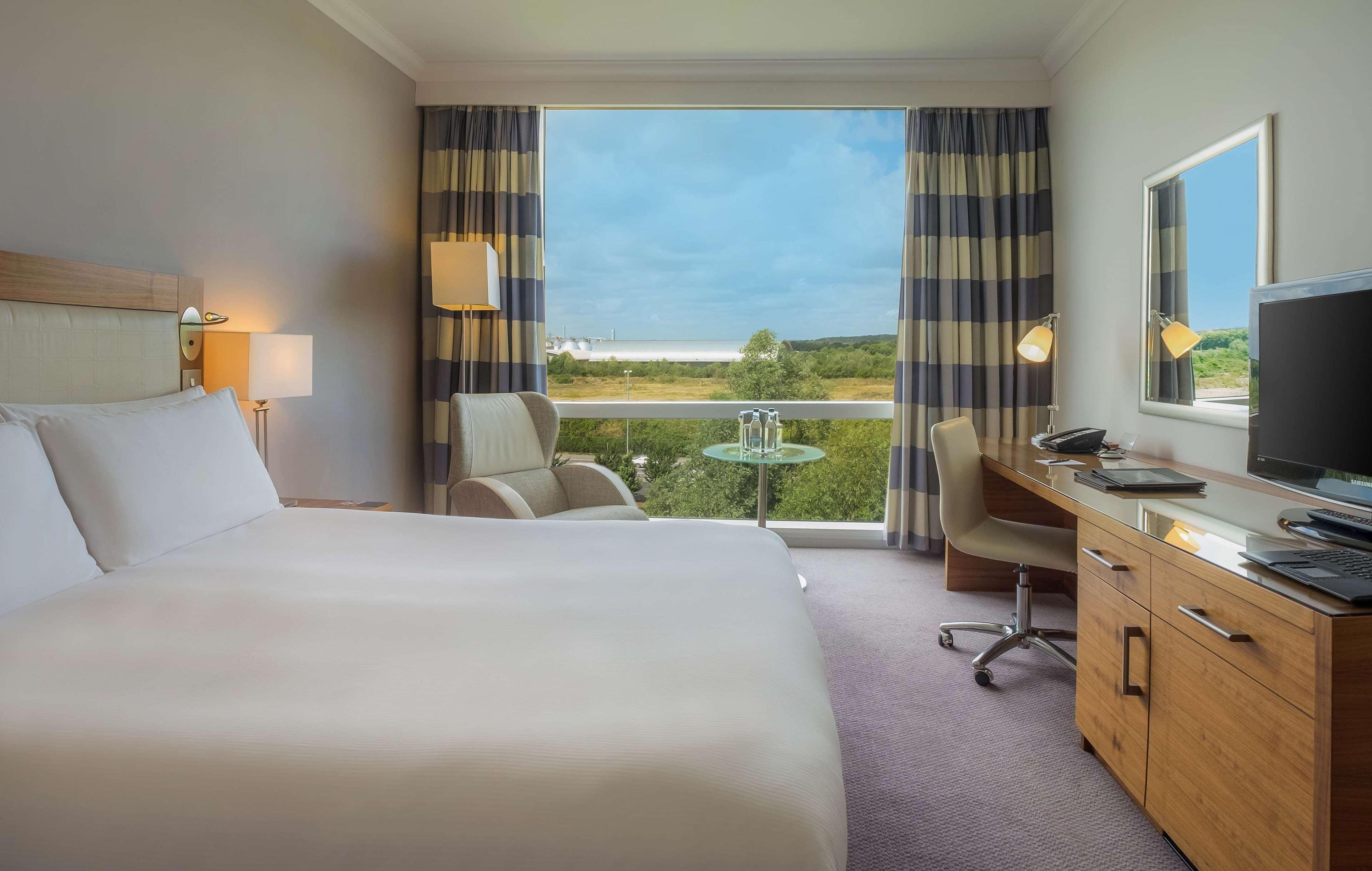Hilton Reading Exterior foto